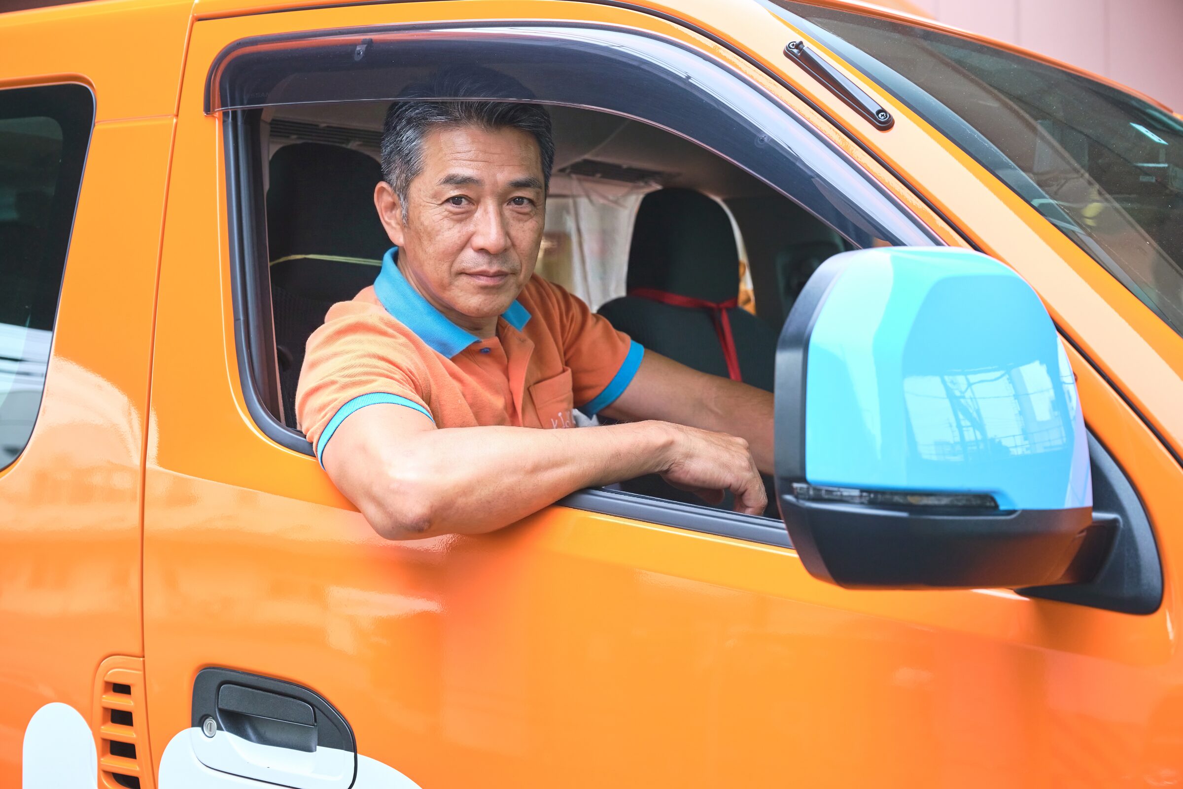 送迎バスドライバーの写真